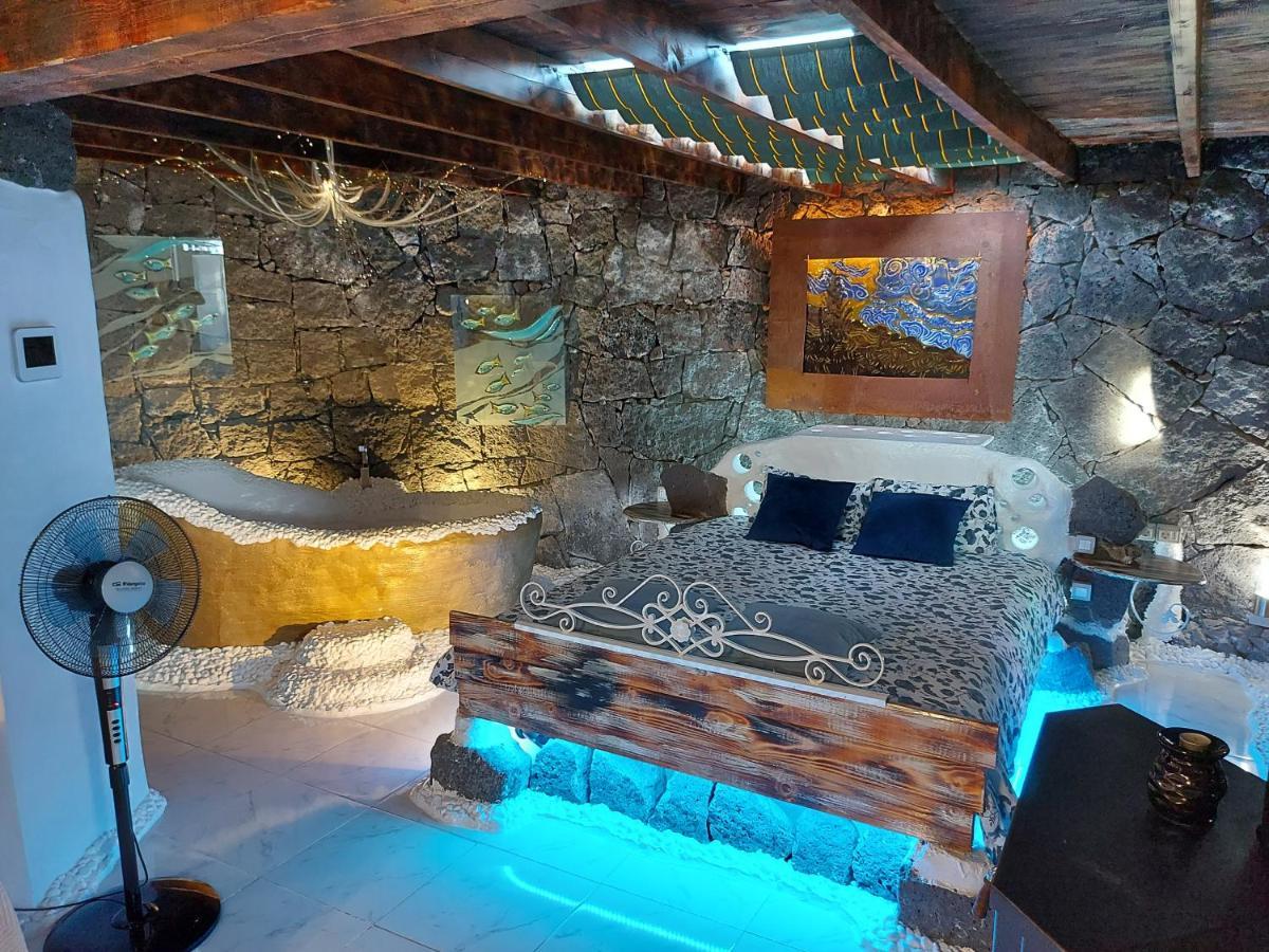 Aloelux Villa ! - Private Villa With Jacuzzi, Cinema ,Massage ,Wonderful View, Art Desing Villa Conil Esterno foto