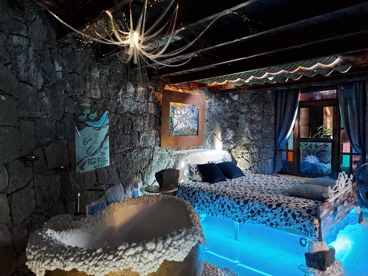 Aloelux Villa ! - Private Villa With Jacuzzi, Cinema ,Massage ,Wonderful View, Art Desing Villa Conil Esterno foto